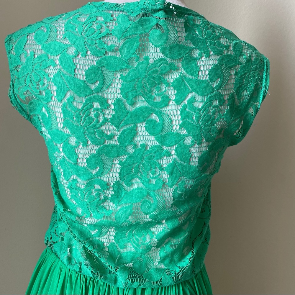 ASOS green lace and layered material dress - Picture 6 of 8